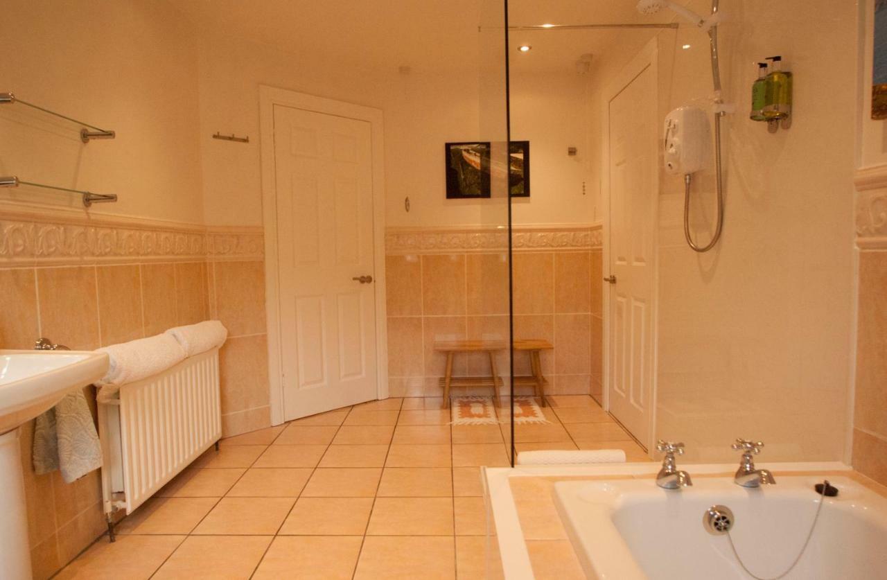 Bunlin Bay House Bed & Breakfast Milford Dış mekan fotoğraf